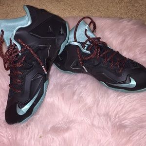 Nike LEBRON XI (GS)